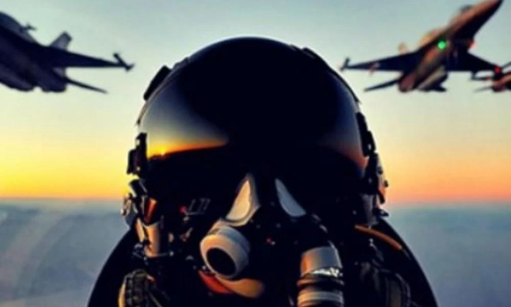 Ιπτάμενος της 331Μ: Σε πλήρη ετοιμότητα μέσα στη νύχτα - Εικόνες